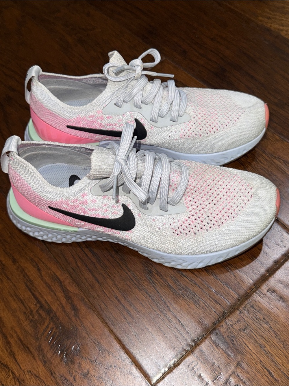 Nike Epic React Women’s Athletic Sneakers in Light Gray, Pink & Black - Picture 5 of 6